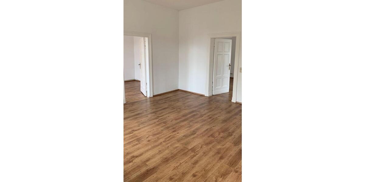 3,5 - Zimmer-Altbauwohnung, 105m², Erdgeschoss, Einbauküche 3.5 zimmer