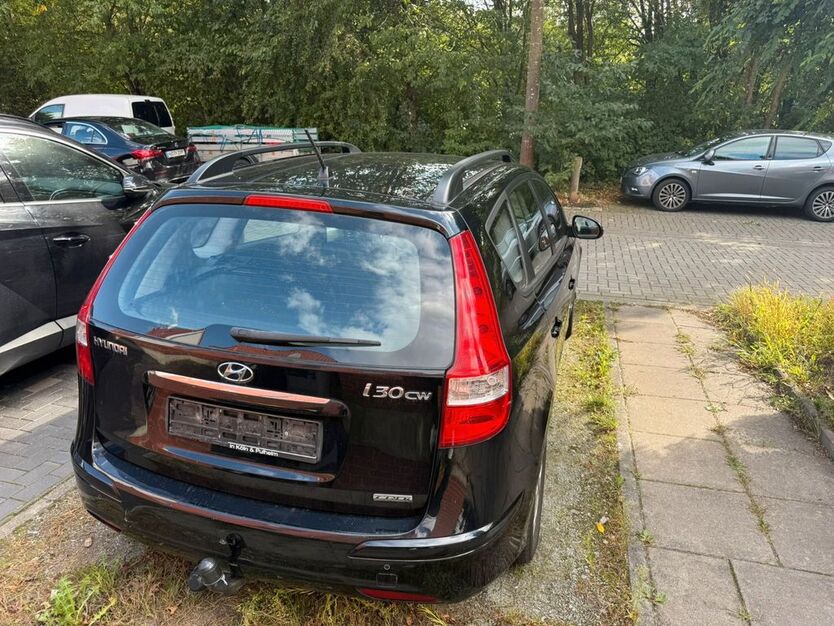 i30