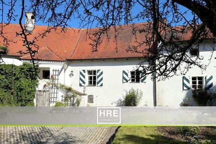Prestige & Geschichte: Schlossflächen im Mariental für Ihr Business (208 m²)