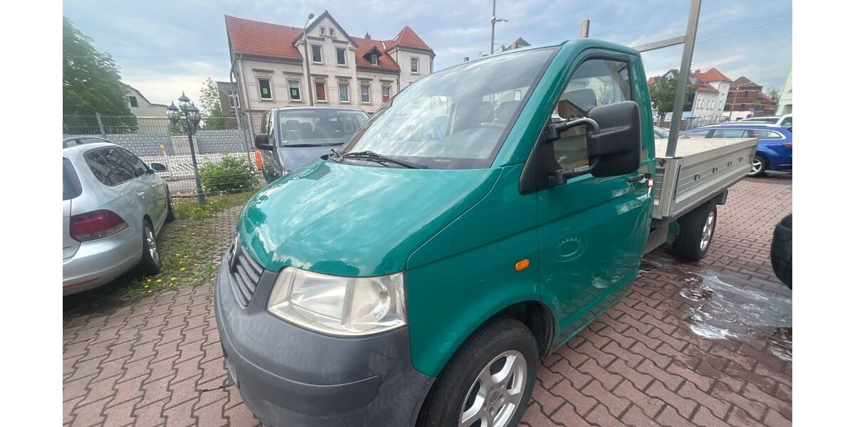 VW T5 Transporter 294.000 km 3.900 &euro; zwickau 08064
