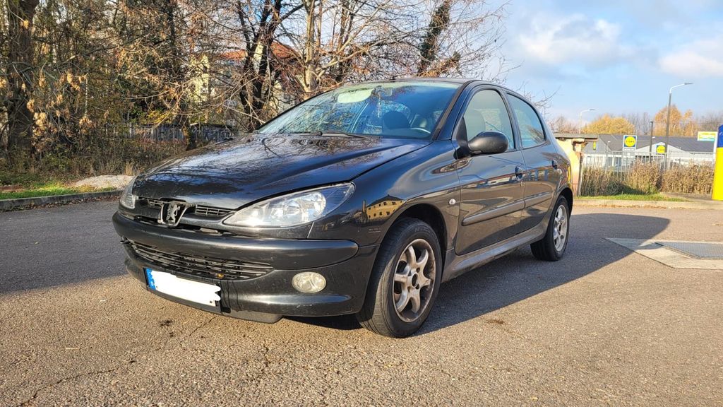 Peugeot 206 143.000 km 1.099 &euro; Freiberg 09599