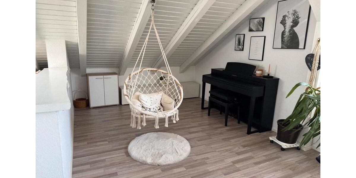 Dachgeschoßwohnung Bayreuth Meyernberg - 2 Zimmer, 106 m&sup2;, 900&euro; | Angebot:26661536