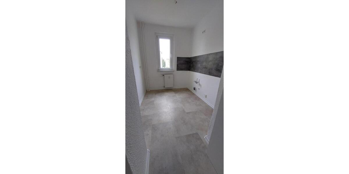 Etagenwohnung Bernsdorf - 3 Zimmer, 58 m&sup2;, 300&euro; | Angebot:26300680