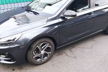 Hyundai i30 54.800 km 15.980 € Koblenz 56070