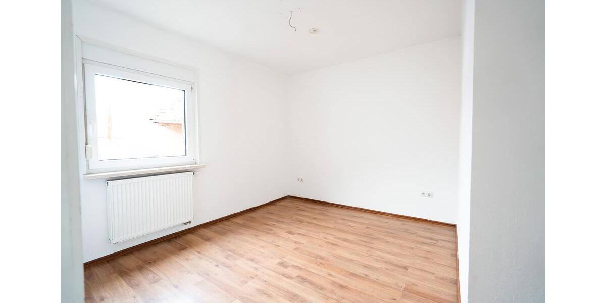 Etagenwohnung Ostheim vor der Rhön Ostheim v.d.Rhön - 3 Zimmer, 110 m&sup2;, 690&euro; | Angebot:25885054