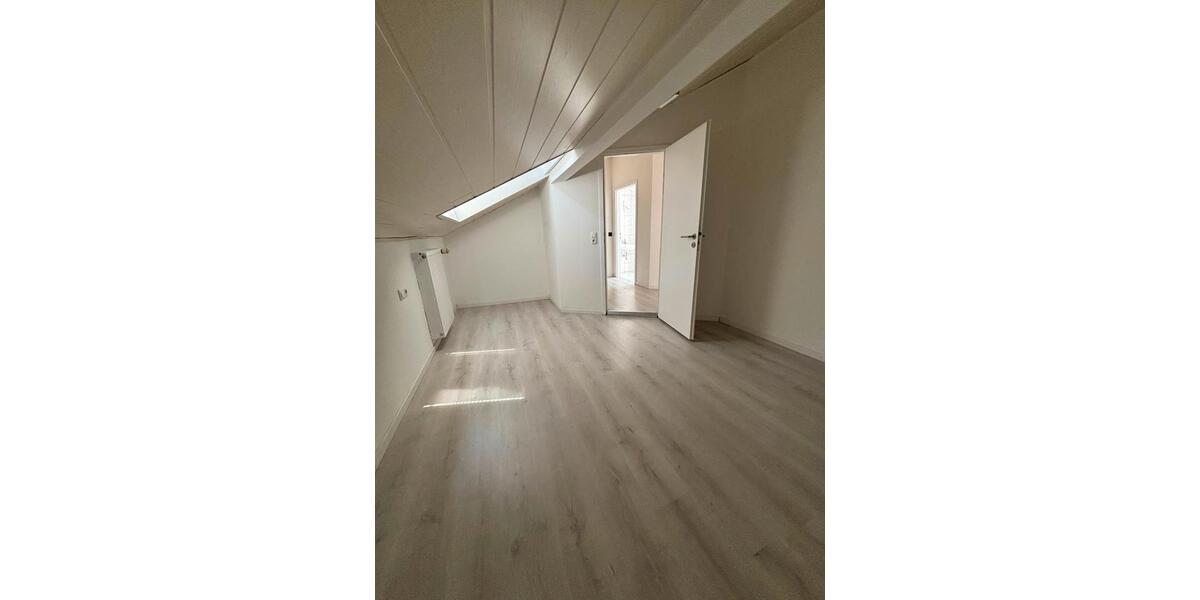 Dachgeschoßwohnung Rosenheim Aising - 3 Zimmer, 65 m&sup2;, 280.000&euro; | Angebot:27109957