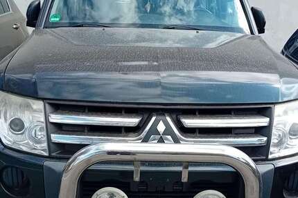 Mitsubishi Pajero 193.000 km 7.500 &euro; Mildenau-Oberschaar 09456