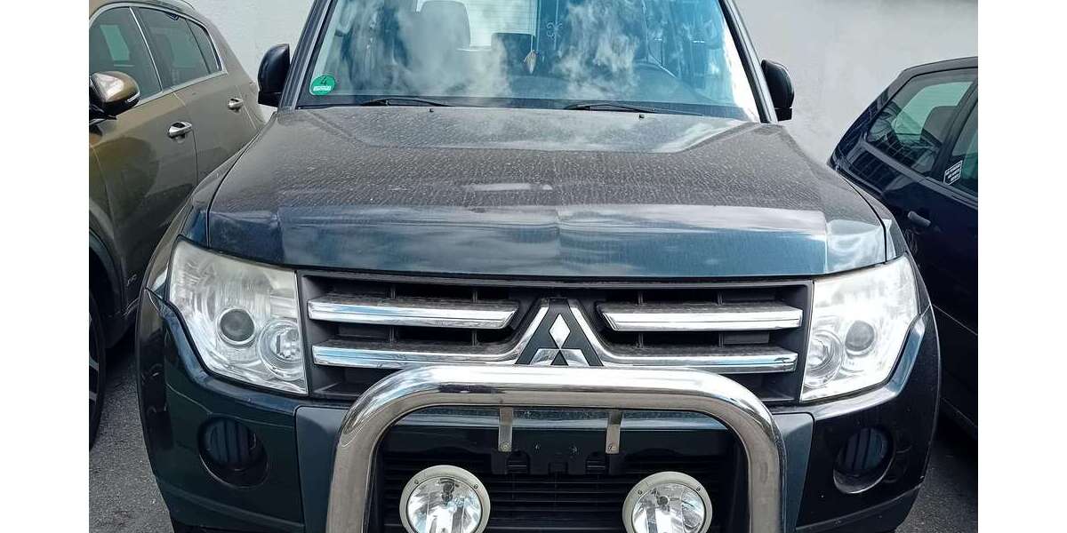 Mitsubishi Pajero 193.000 km 7.500 &euro; Mildenau-Oberschaar 09456