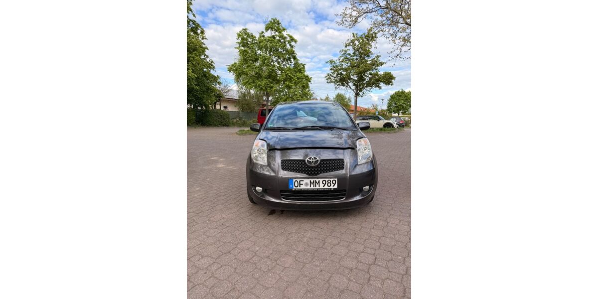 Toyota Yaris 100.000 km 3.000 &euro; Maintal 63477