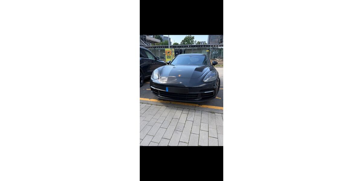 Porsche Panamera 165.000 km 49.900 &euro; Düsseldorf 40627