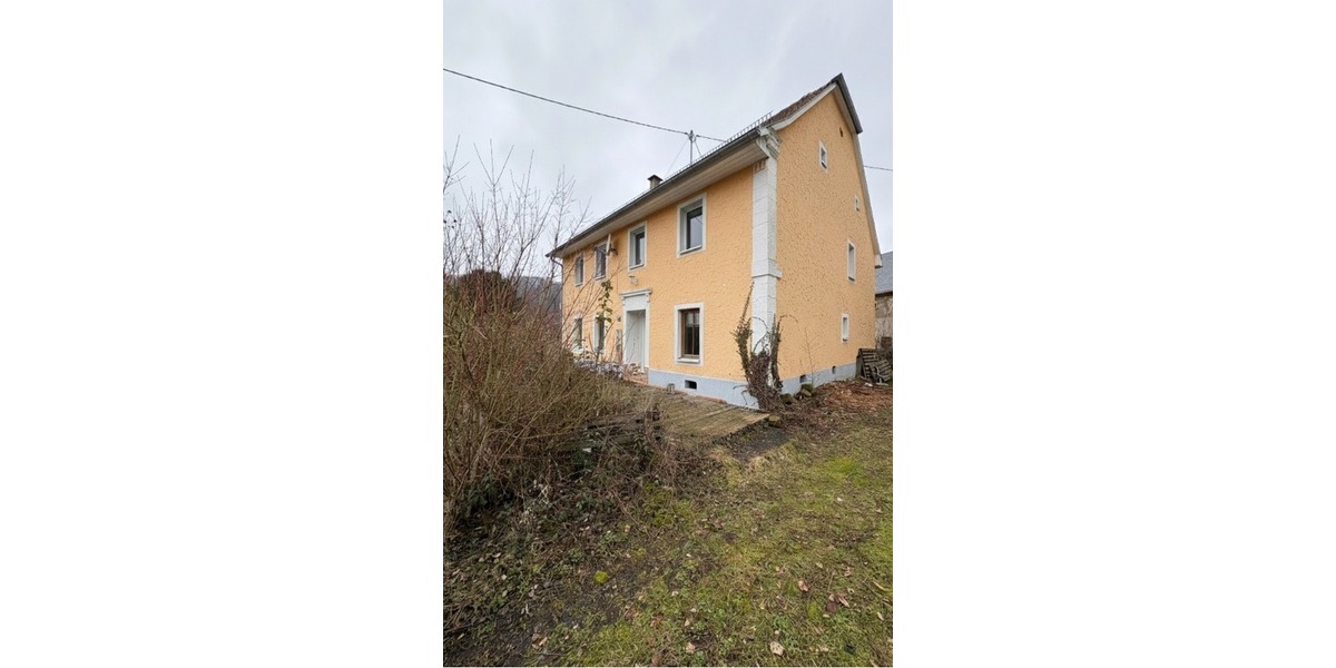 Charmantes, denkmalgeschütztes Einfamilienhaus mit Privatsphäre und Naturanschluss - Einfamilienhaus Niederalben | Angebot:25363338