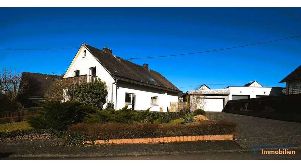 Haus zum Kaufen in Höhn 287.500 € 250 m²