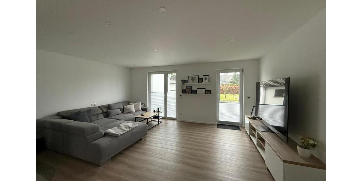 Doppelhaushälfte Leverkusen - 4 Zimmer, 135 m&sup2;, 2.350&euro; | Angebot:26041628