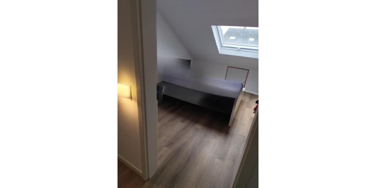 Dachgeschoßwohnung Bad Schönborn - 1 Zimmer, 75 m&sup2;, 1.100&euro; | Angebot:24819012