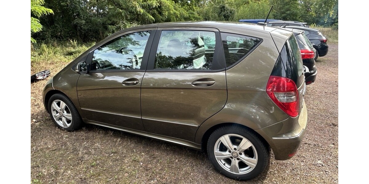 Mercedes-Benz 12.01.2009 193.333 km 3.300 &euro; Magdeburg 39104