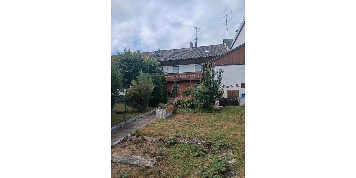 Reihenhaus Osterhofen - 8 Zimmer, 160 m&sup2;, 222.000&euro; | Angebot:26991776