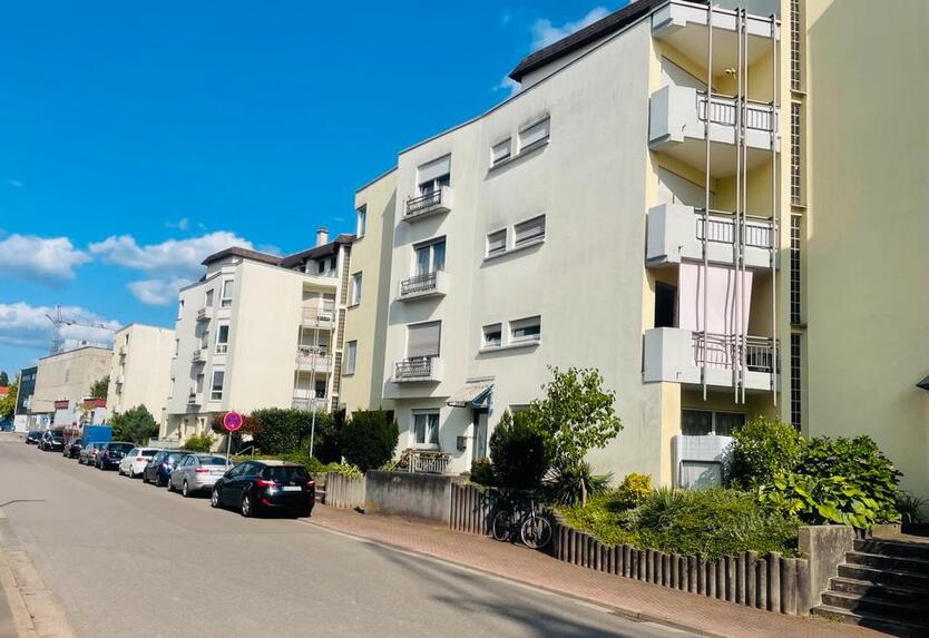 VON PRIVAT: HELLE 1,5 ZKB IN HOMBURG-CITY