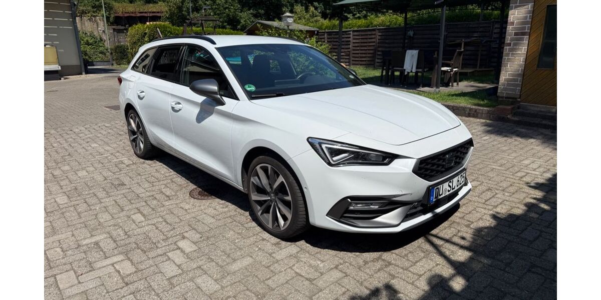 Seat Leon 84.700 km 18.700 &euro; Duisburg 47167