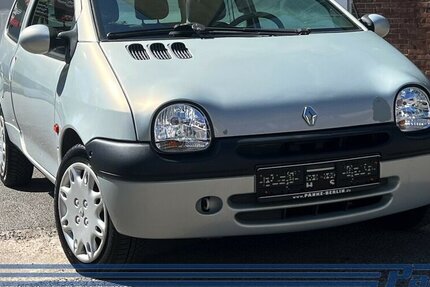 Renault Twingo 1.2 Liberty*Falt-Dach*4-Sitz*11/25TÜV*2-E 174.613 km 1.980 € Berlin 13187