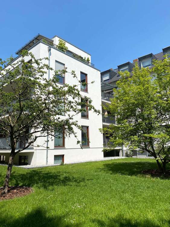Wohnung zum Mieten in Frankfurt 3.650 € 193 m² 5 zimmer