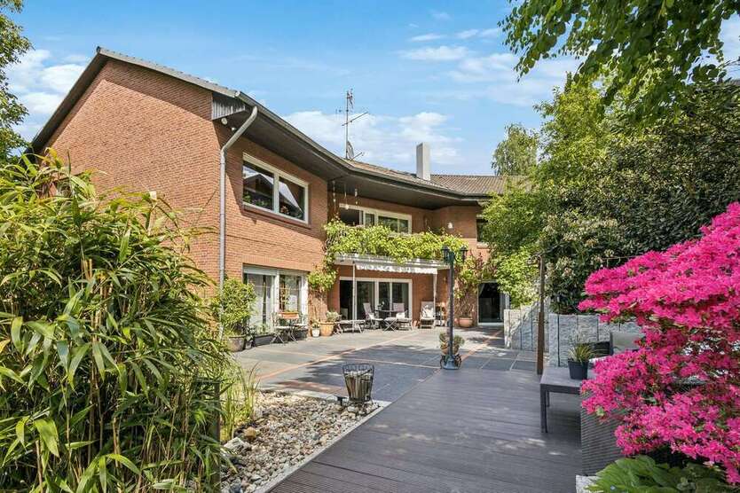 Haus zum Kaufen in Wietze 470.000 € 255 m²