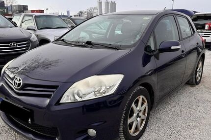 Toyota Auris 320.000 km 2.450 &euro; München 81829