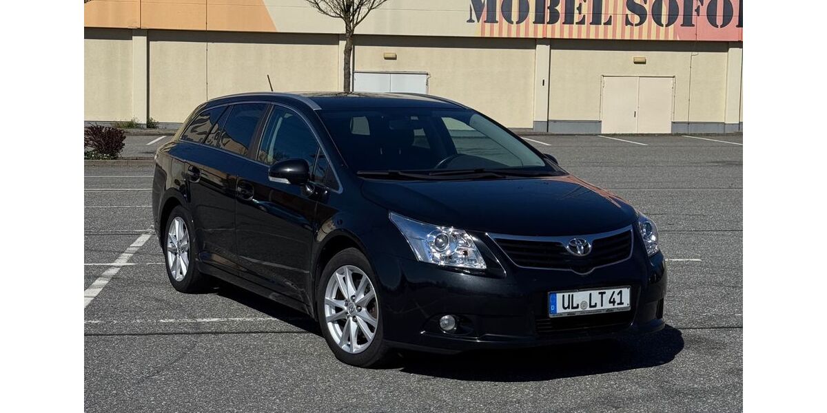 Toyota Avensis 268.000 km 3.900 &euro; Hamburg 22115