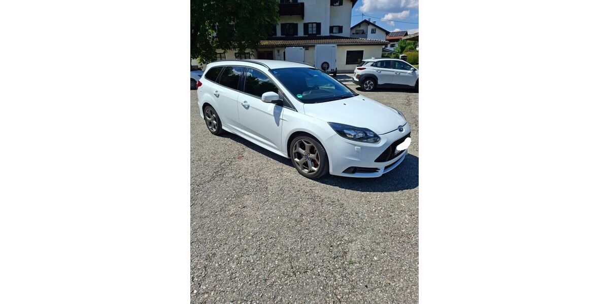 Ford Focus 146.316 km 7.900 &euro; Brannenburg 83098