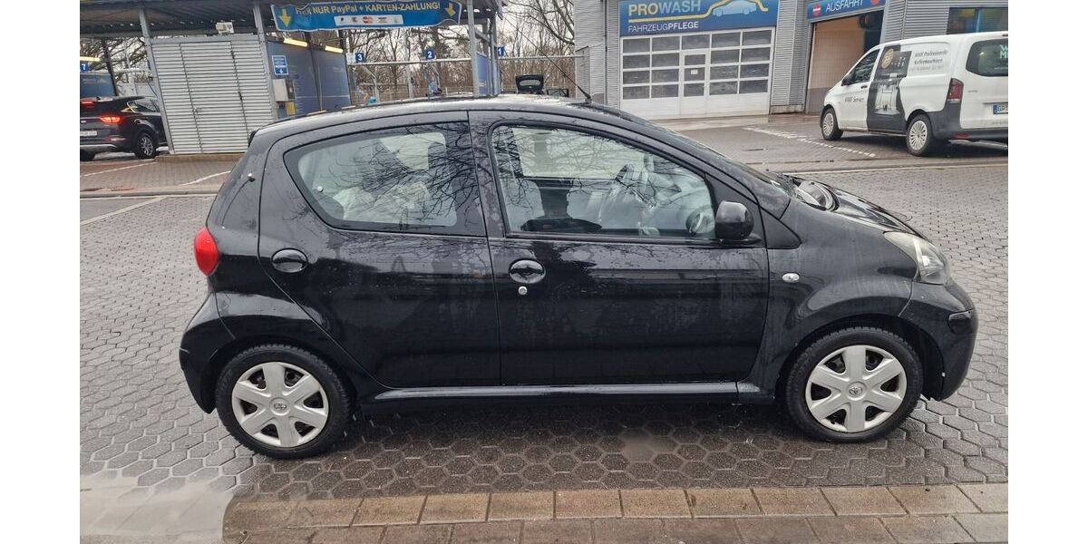 Toyota Aygo (X) 107.000 km 3.650 &euro; Frechen 50226