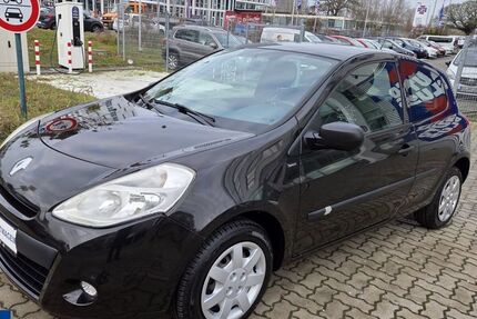 Renault Clio 145.194 km 3.489 &euro; Helmstedt 38350
