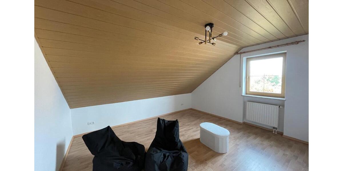 Dachgeschoßwohnung Marktredwitz - 4 Zimmer, 89 m&sup2;, 780&euro; | Angebot:26395865
