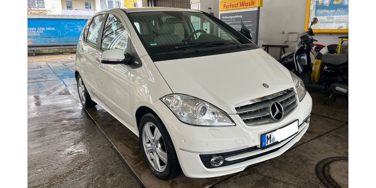 Mercedes-Benz A 190 158.500 km 6.990 &euro; München 81673