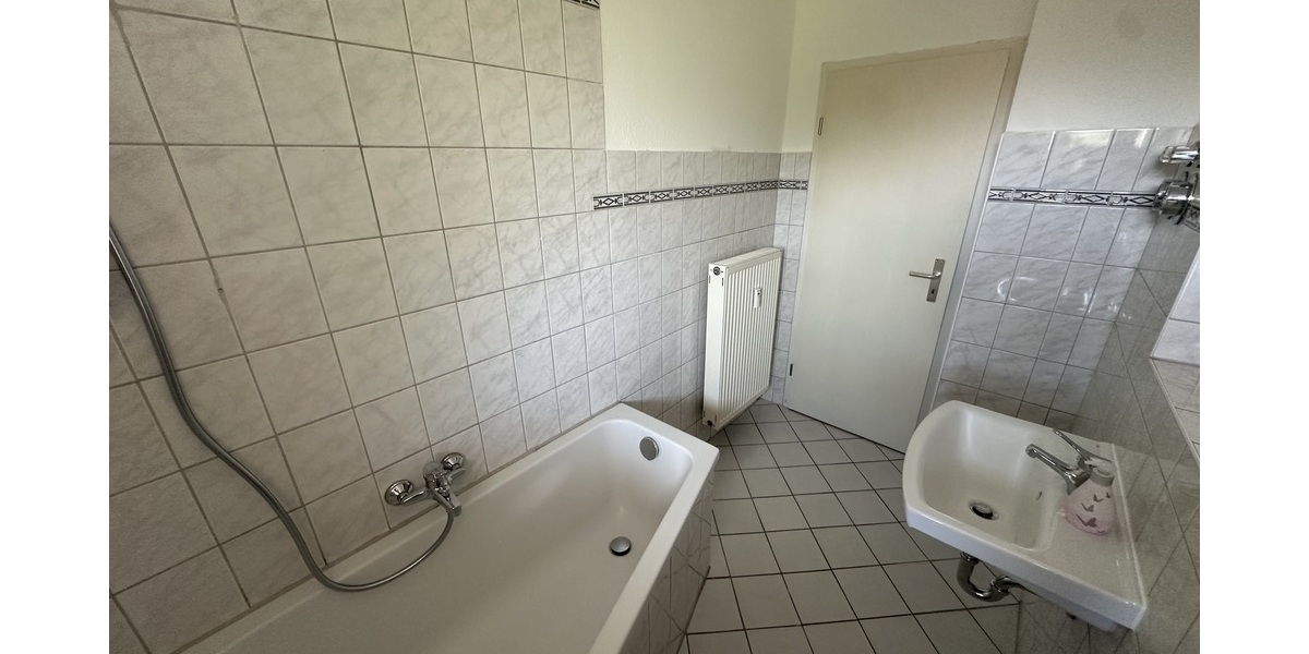 klein aber fein: 1 Raum Singlewohnung mit Balkon und Aufzug in der Innenstadt! - Etagenwohnung Gera Debschwitz | Angebot:26828359