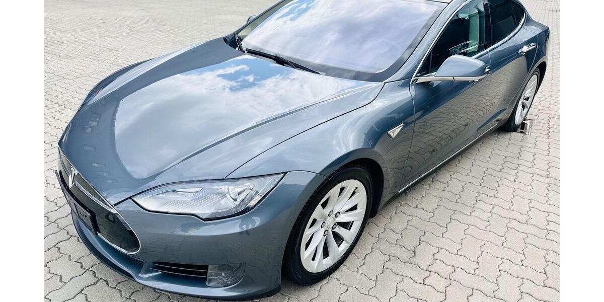 Tesla Model S 250.000 km 14.000 &euro; Geesthacht 21502