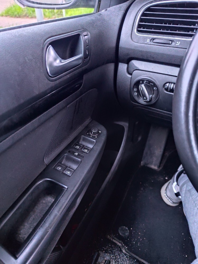 VW Golf 6 Variant Highline 289.312 km 3.500 € Durlangen 73568