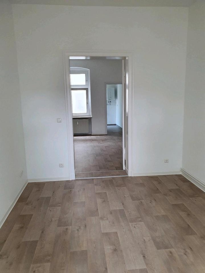 Schöne helle 2-Zimmer-Wohnung mit Wohnküche zimmer