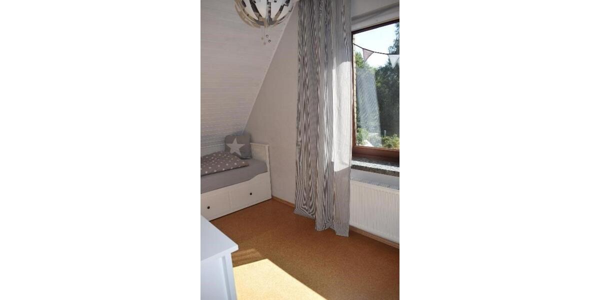 Einfamilienhaus Neu Wulmstorf - 9 Zimmer, 214 m&sup2;, 2.350&euro; | Angebot:25181981