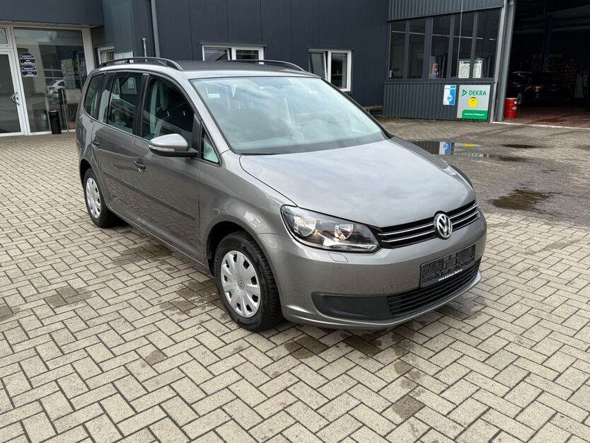 VW Touran 136.500 km 9.900 € Stolzenau 31592