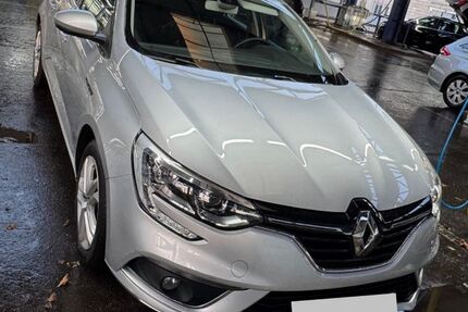 Renault Megane 127.400 km 9.400 &euro; Hamburg 22763