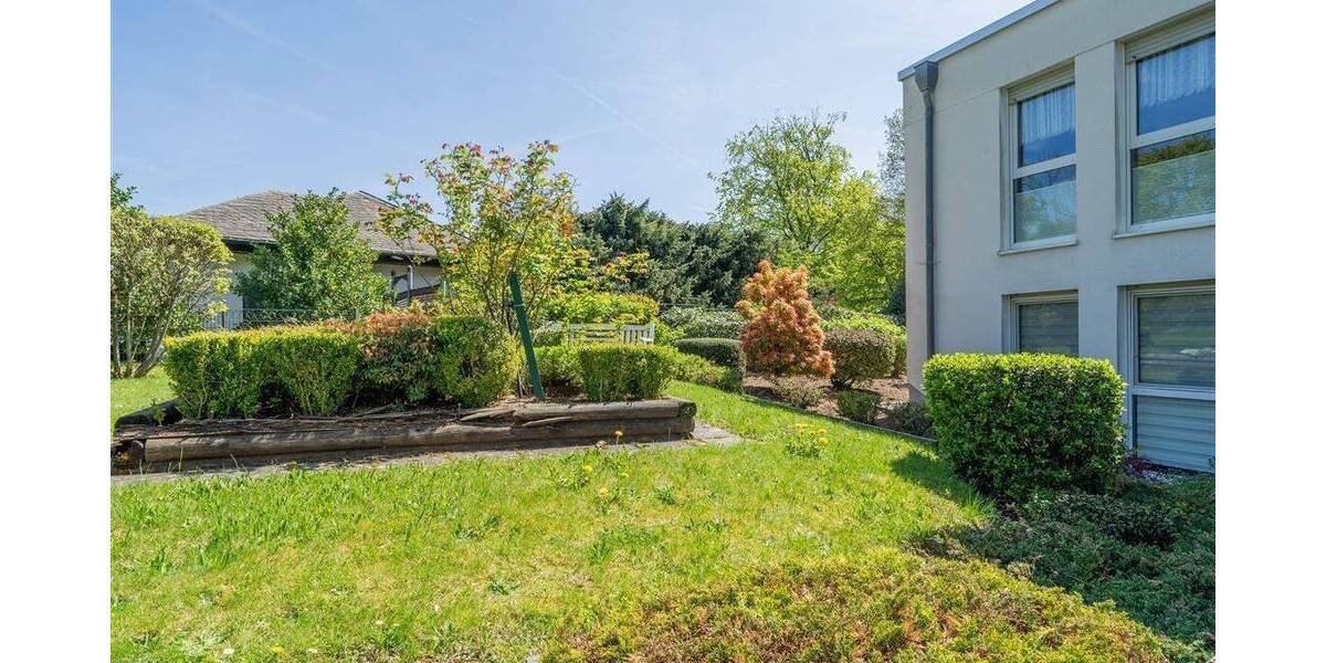 Hochwertige Penthouse-Wohnung mit großem Balkon und Kfz-Stellplätzen 3 zimmer