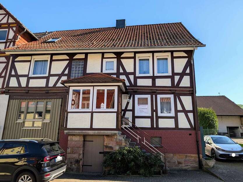 Haus zum Kaufen in Spangenberg 179.000 € 175 m²