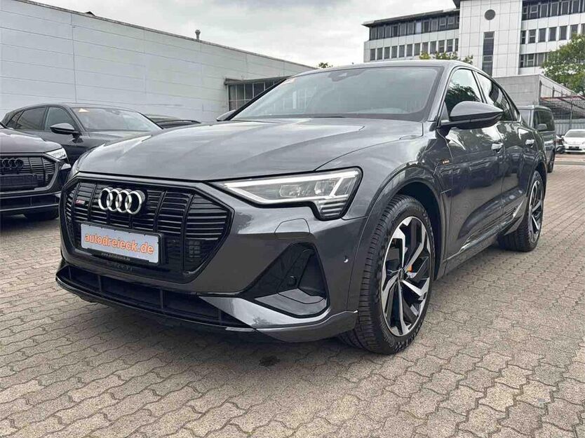 Audi e-tron 40.652 km 35.950 € Hamburg 22047