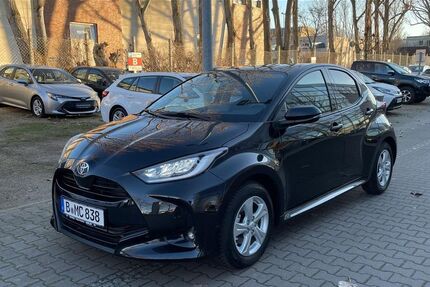 Toyota Yaris 2.500 km 27.100 &euro; Berlin 13403