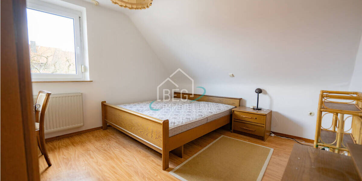 Mehrfamilienhaus, Wohnhaus Crailsheim Roßfeld - 8 Zimmer, 131 m&sup2;, 349.000&euro; | Angebot:26242334