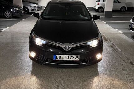 Toyota Auris 107.000 km 10.300 &euro; Böblingen 71034