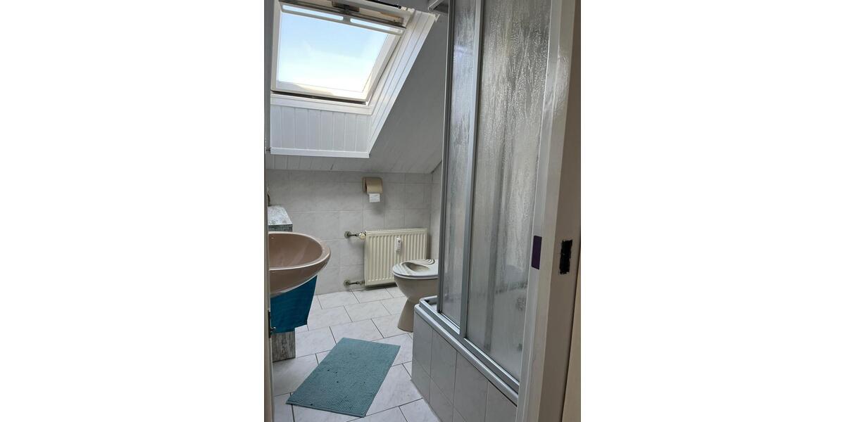 Dachgeschoßwohnung Gronau (Leine) - 3 Zimmer, 60 m&sup2;, 490&euro; | Angebot:25416333