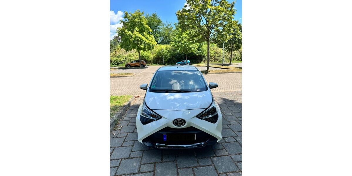 Toyota Aygo (X) 10.200 km 12.800 &euro; Bruchköbel 63486