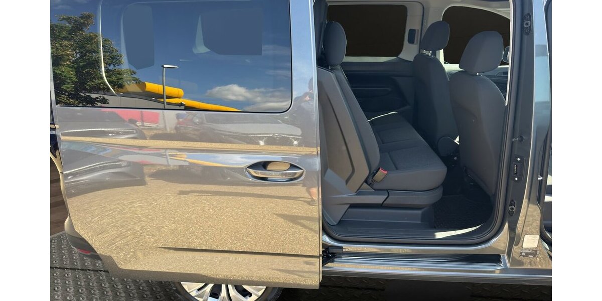 VW Caddy Maxi 2.0 TDi *5-Sitzer/Trennwand/Navi/PDC* 26.003 km 30.690 &euro; Bamberg 96052