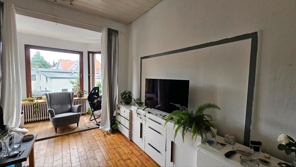 Helles Zimmer in netter WG frei