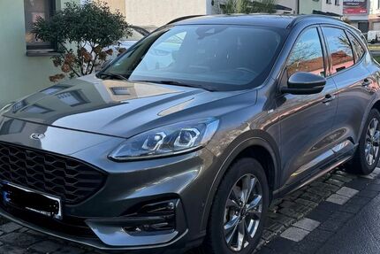 Ford Kuga 90.000 km 18.000 &euro; Duisburg 47137